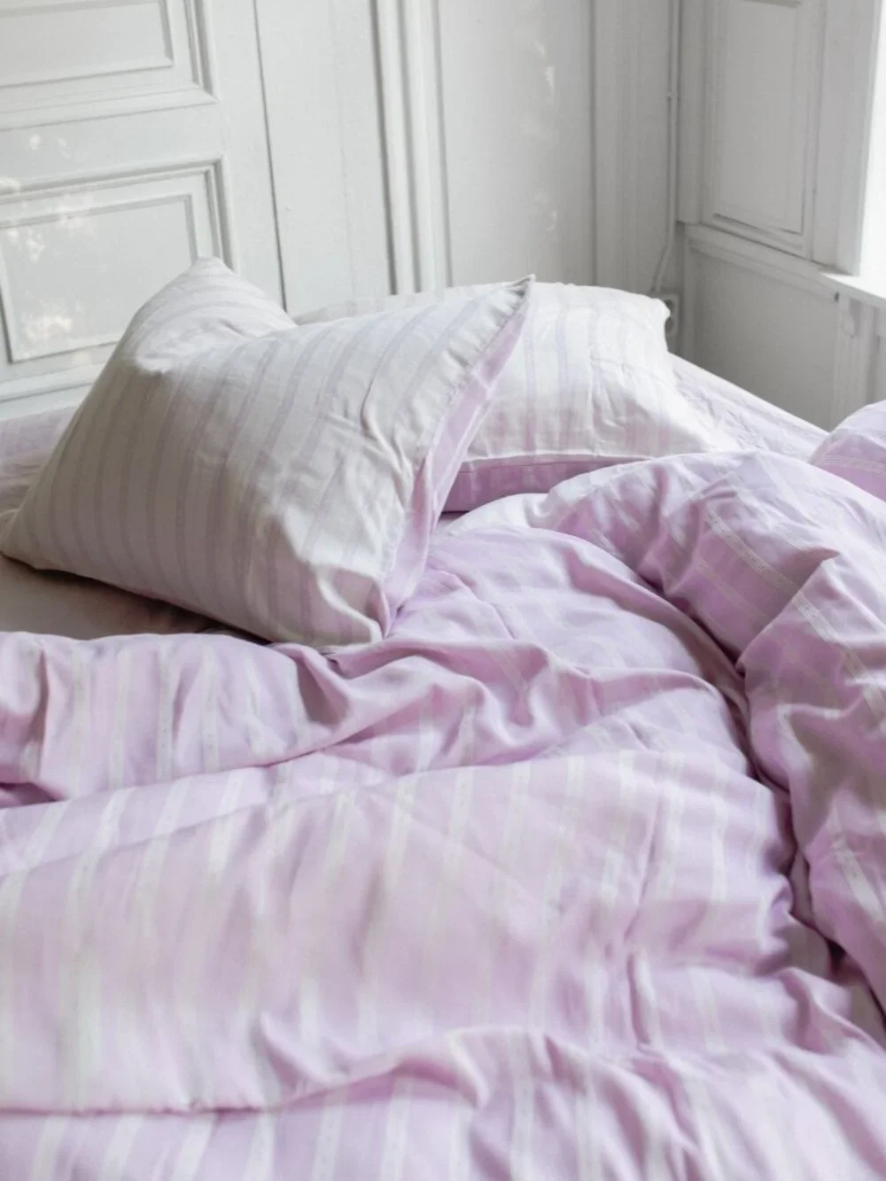 Duvet cover and sheet set from Crisp Sheets - Reversible Lilac